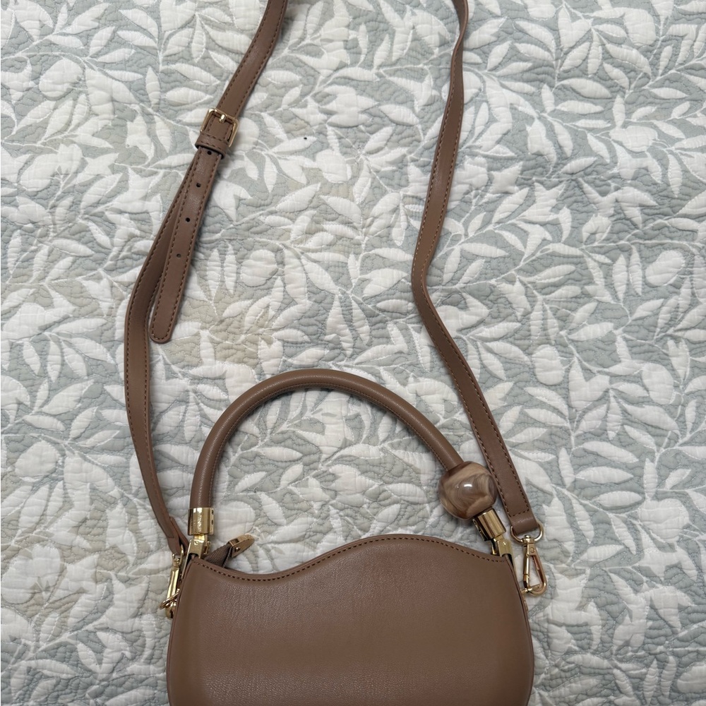 Melie Bianco Tan Shoulder Bag - Picture 4 of 4